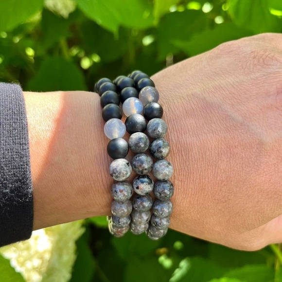 17cm handmade Inner fire gemstone stretch bracelet, Yooperlite, Grey Agate,Onyx - Picture 2 of 3